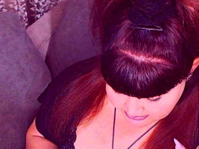 RedBustyX webcam