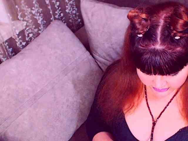 RedBustyX webcam