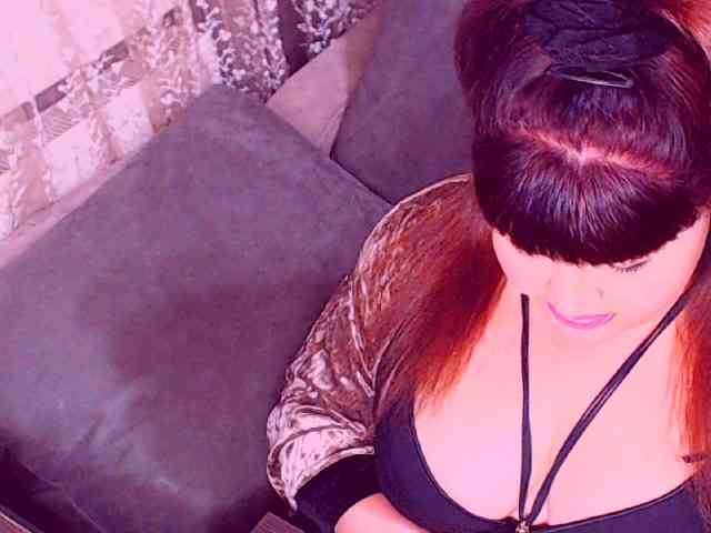 RedBustyX webcam