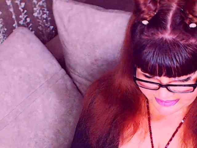 RedBustyX webcam
