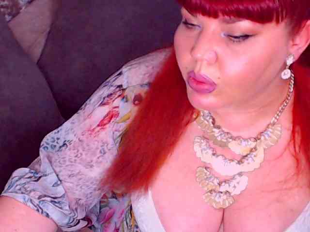 RedBustyX webcam