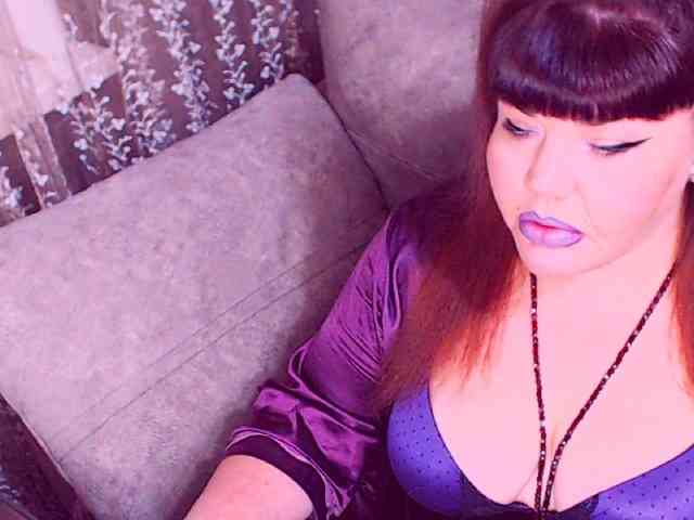 RedBustyX webcam