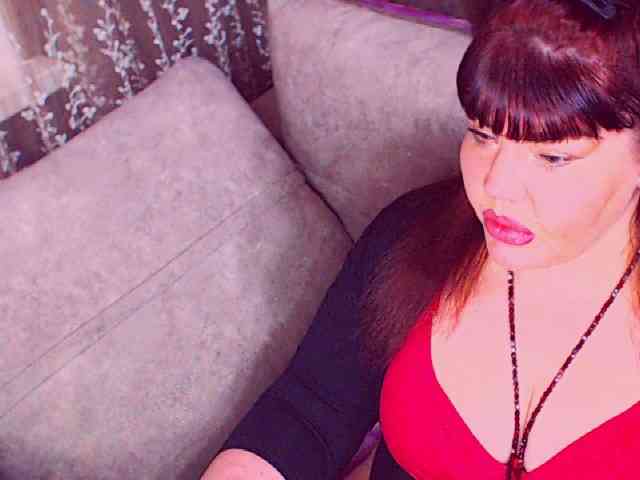 RedBustyX webcam