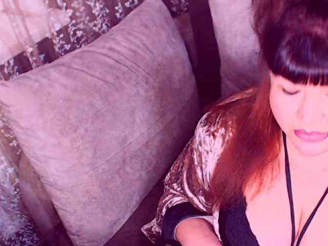 RedBustyX webcam