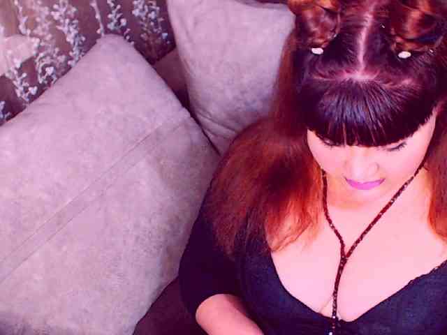 RedBustyX webcam