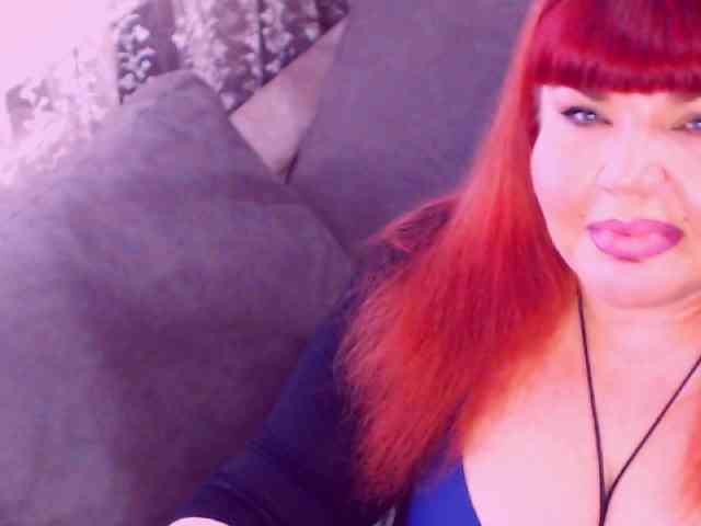 RedBustyX webcam