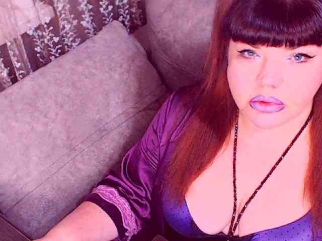 RedBustyX webcam