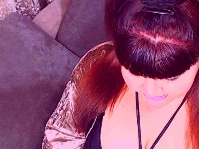 RedBustyX webcam
