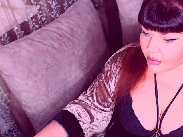 RedBustyX webcam