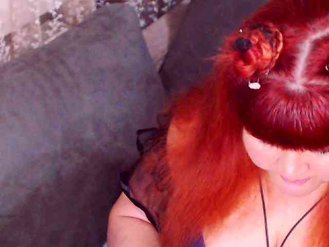 RedBustyX webcam