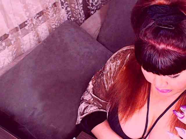 RedBustyX webcam