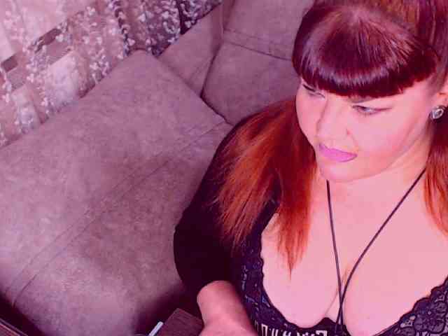 RedBustyX webcam