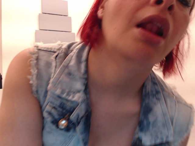 evatwiss's BongaCams show and profile