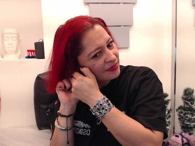 evatwiss's BongaCams show and profile