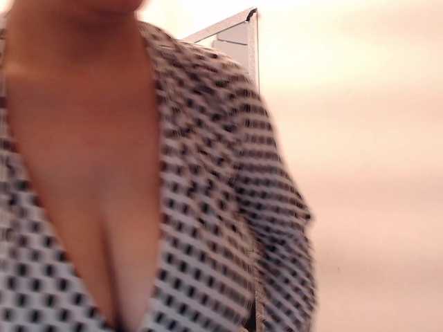 evatwiss's BongaCams show and profile