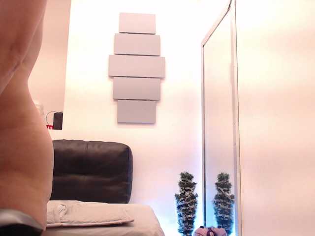 evatwiss's BongaCams show and profile