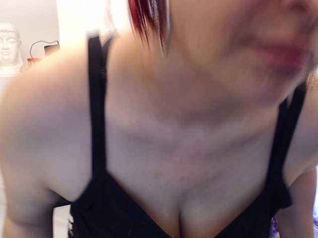 evatwiss's BongaCams show and profile