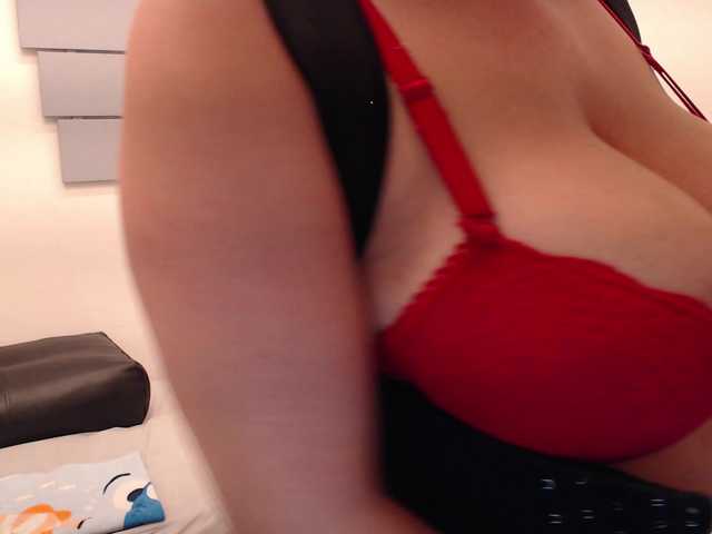 evatwiss from BongaCams is Freechat