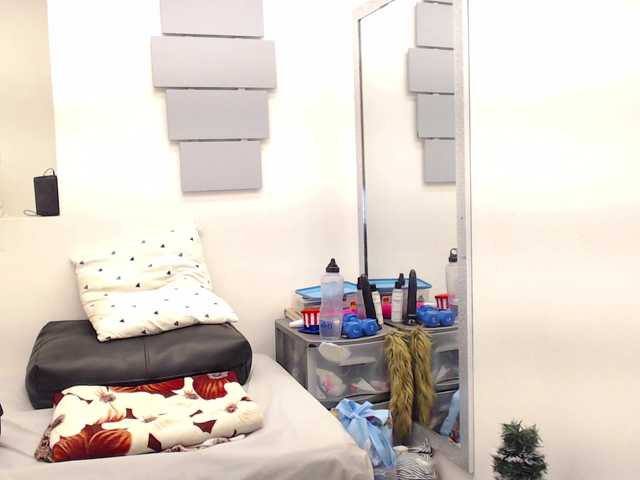 evatwiss's BongaCams show and profile