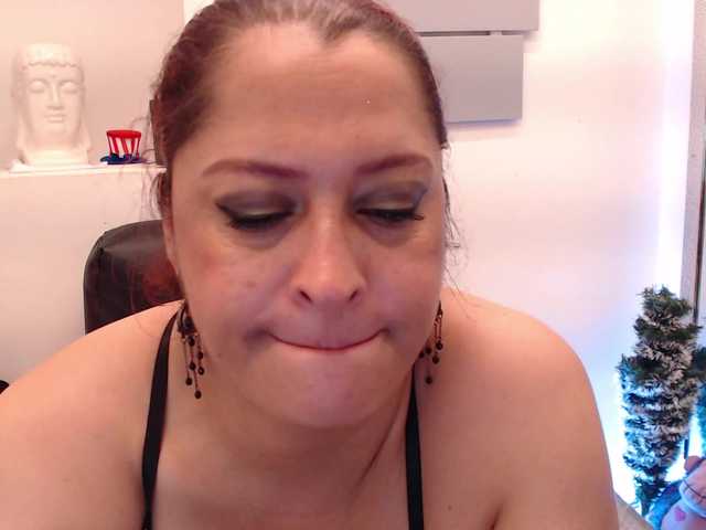 evatwiss's BongaCams show and profile