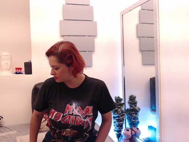 evatwiss's BongaCams show and profile