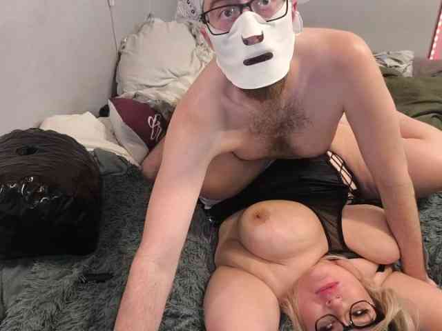 AllHolesLoveGirl webcam