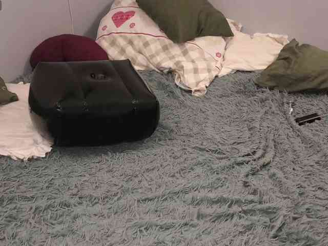 AllHolesLoveGirl webcam