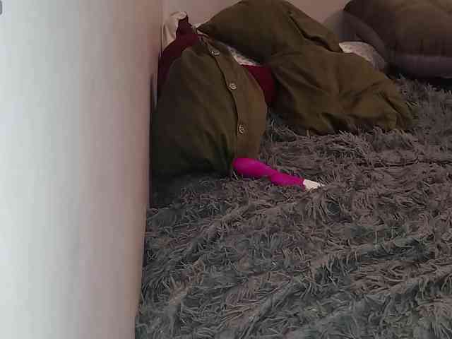 AllHolesLoveGirl webcam