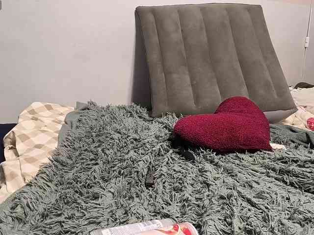 AllHolesLoveGirl webcam