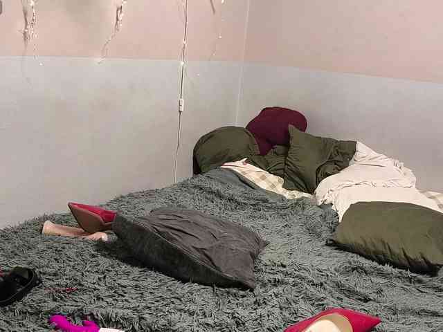 AllHolesLoveGirl webcam