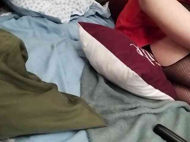 AllHolesLoveGirl webcam