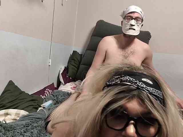 AllHolesLoveGirl webcam