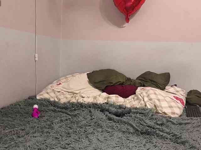 AllHolesLoveGirl webcam