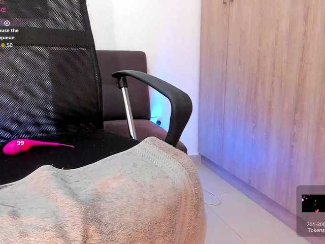 MaggieBrown's BongaCams show and profile