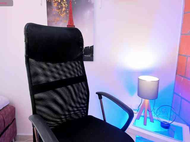 MaggieBrown webcam