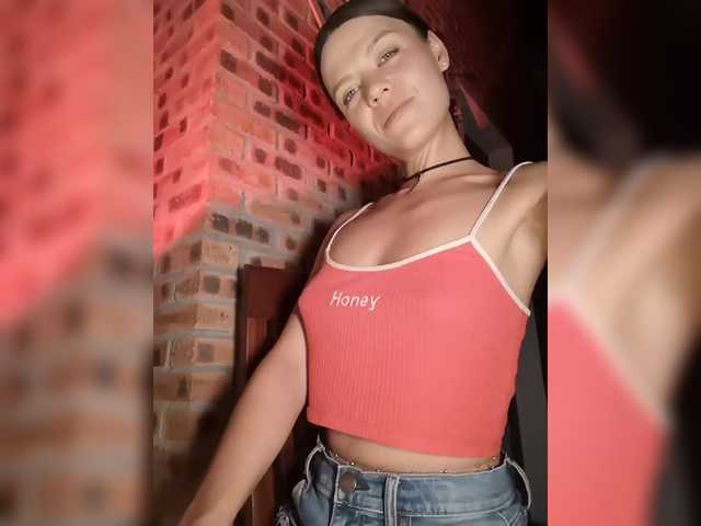 Malisha8 from BongaCams