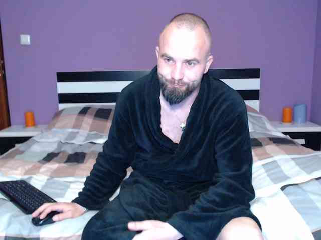 Exclusivist Live Webcam on BongaCams