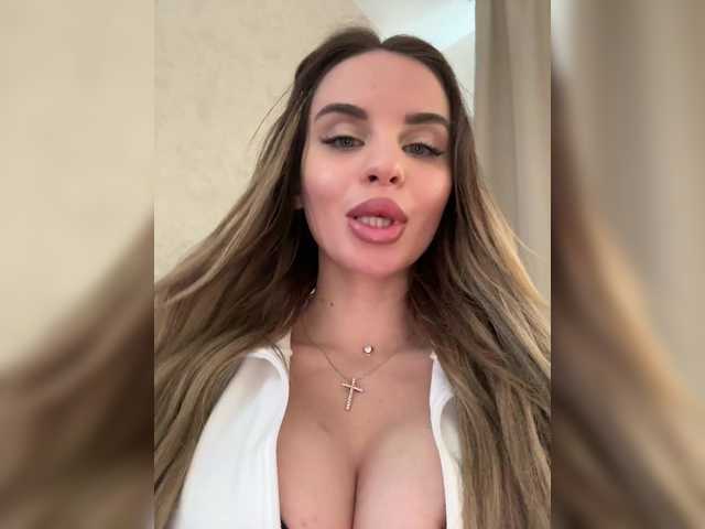 LedyMiya's BongaCams show and profile