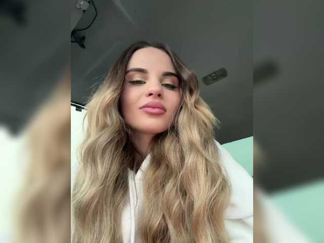 LedyMiya's BongaCams show and profile