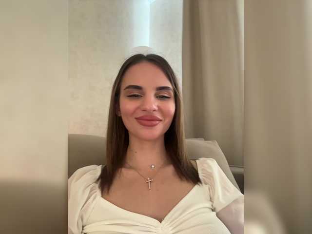 Sex chat gratuit in direct cu LedyMiya pe BongaCams