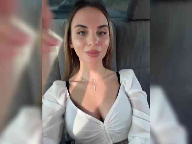 LedyMiya webcam