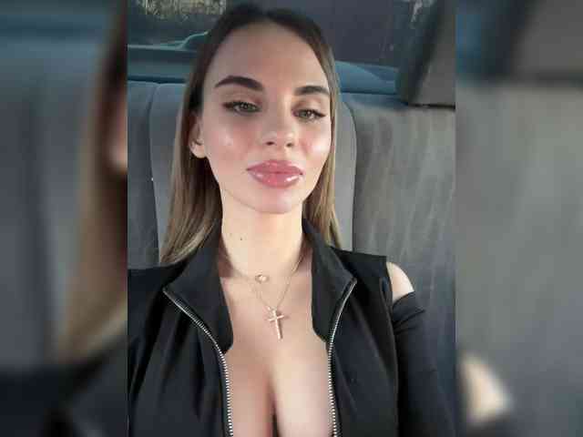 LedyMiya webcam