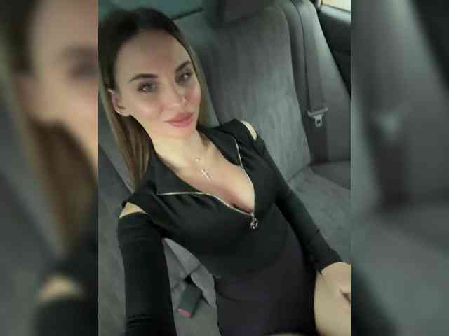 LedyMiya webcam