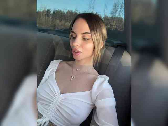 LedyMiya webcam