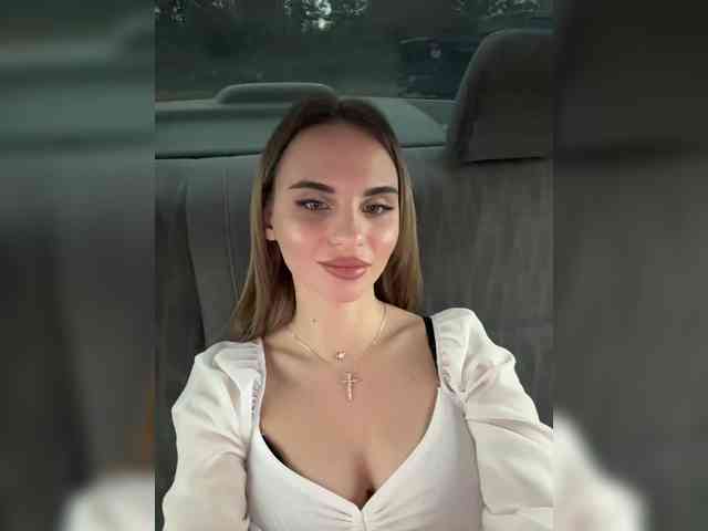 LedyMiya webcam