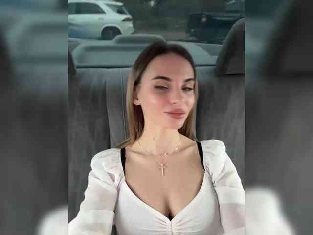 LedyMiya webcam
