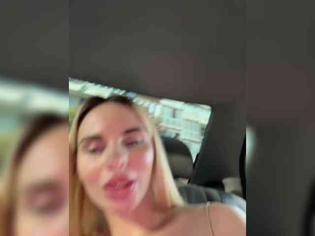 LedyMiya webcam