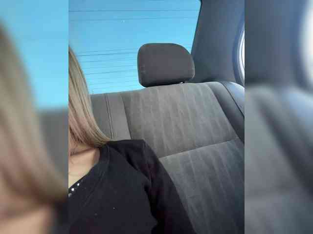 LedyMiya webcam