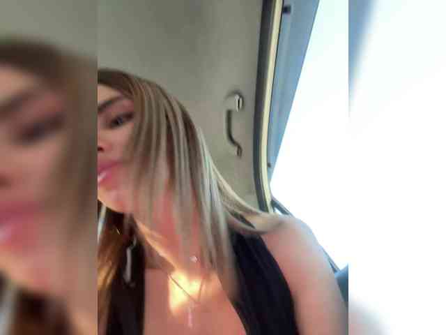 LedyMiya webcam