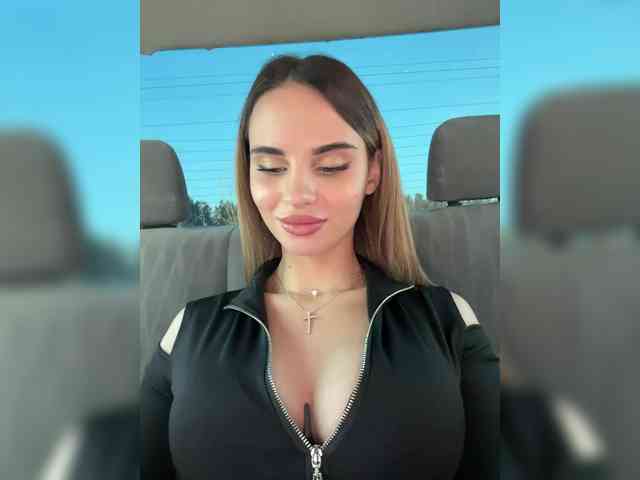 LedyMiya webcam